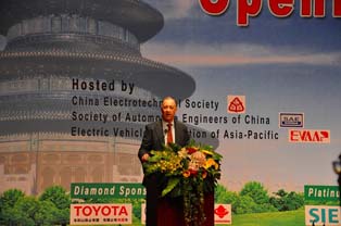 通用中国事业负责人Kevin E.Wale。他强调了通用在中国新一代能源车技术开发中的贡献。