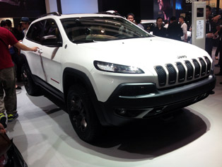 Jeep发布搭载9速变速箱的自由光圣境版