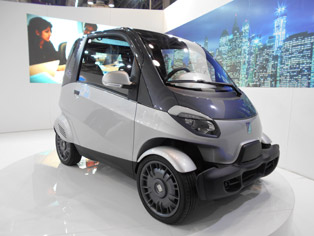 Piaggio NT3概念车，3座、搭载230cc/350cc汽油发动机
