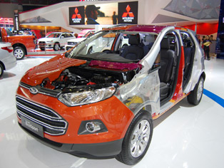加强面向家庭销售的福特展示了强调安全性的切割车Eco Sport