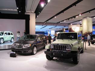 Chrysler Town & Country EV和Jeep Wrangler EV