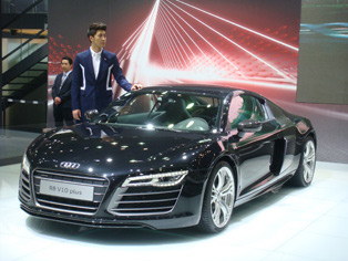 新款R8 V10 plus