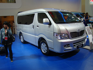 奇瑞汽车的威麟H5、H3，酷似海狮(HiAce)