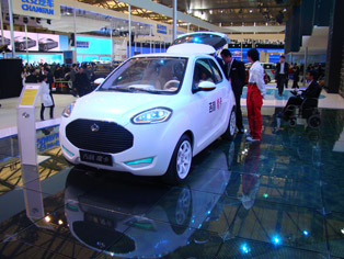 吉利汽车 全球首发微型EV“吉利魔卡(McCar)”，是继IG之后的又一新型交通工具提案