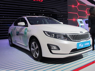 起亚在中国首次发布新一代K5 HYBRID