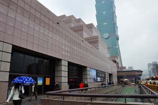 会场—台北国际展示厅，后面能看到101大厦